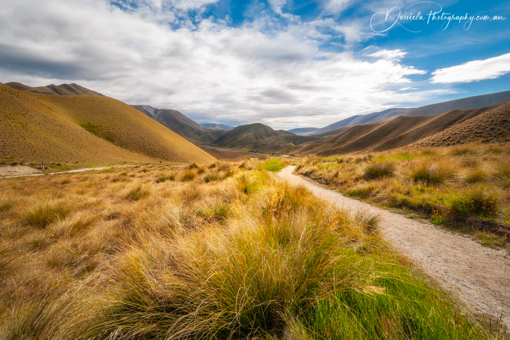 Low angle perspective view fom Lindis Pass Summit in NZ